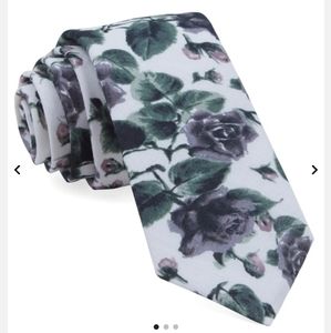 Mumu wedding coordinating tie bar tie floral falls